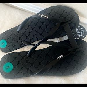 Steve Madden Black Flip Flops NEW Size 8